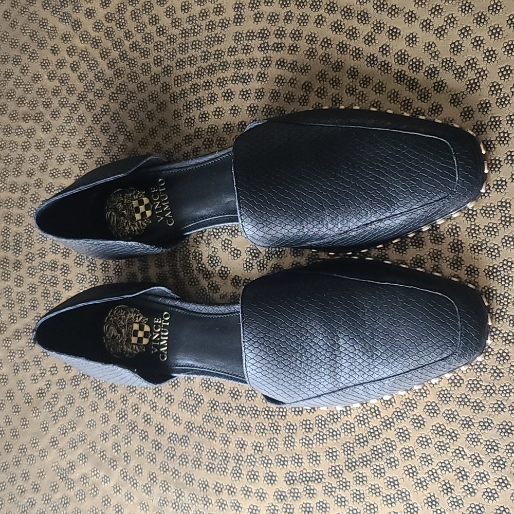 NWT black studded Vince Camuto flats 8.5 size